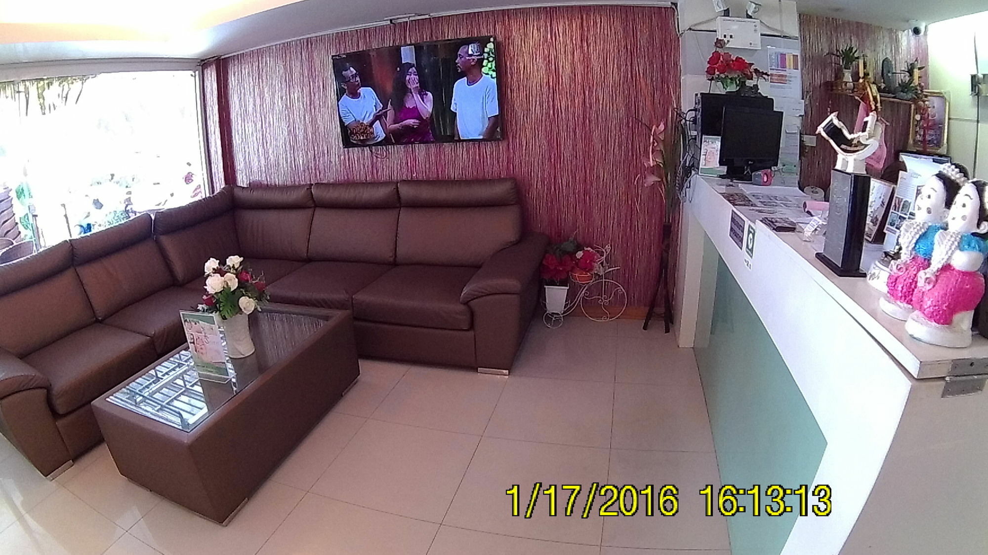 Bird Hotel Chonburi Exterior foto